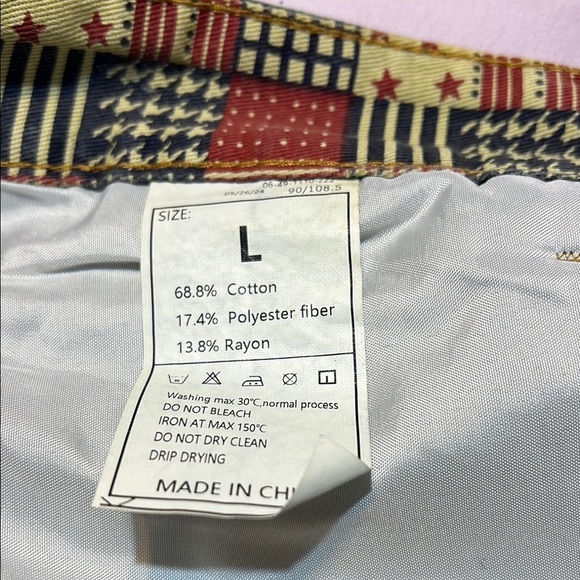 Fashion Jeans Blue Bermuda Shorts with Distressed Vintage Style Size Large NWOT - Picture 3 of 8